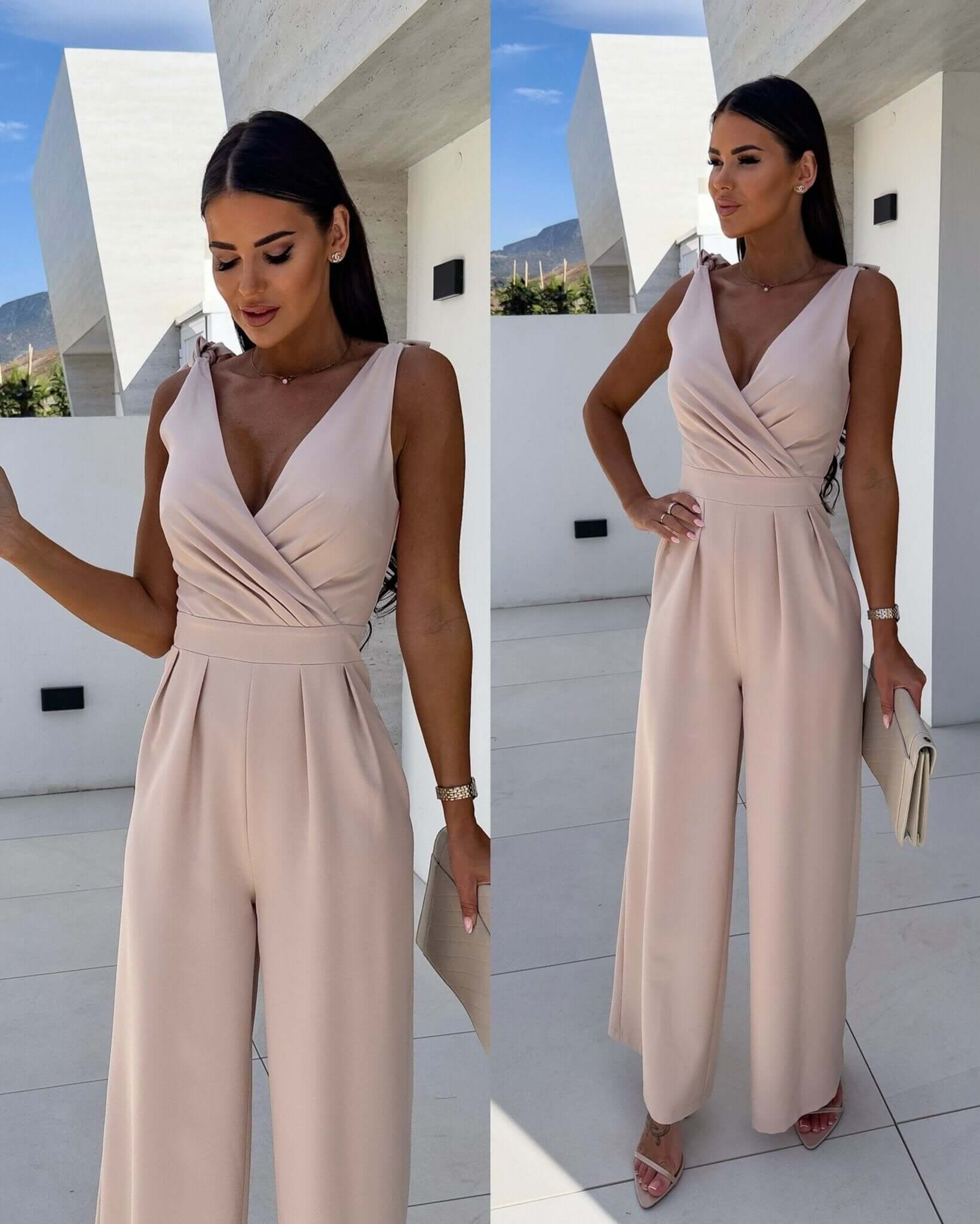 Combinaison beige élégante avec décolleté en V, taille unique 36 à 44, idéale pour toutes occasions.